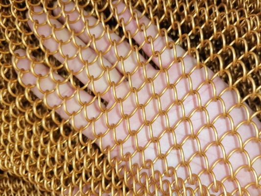 カスタマイズ可能な金属コイルドレッパリー 装飾用の織物スクリーンメッシュ