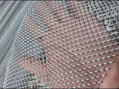 金属のコイルの飾り布